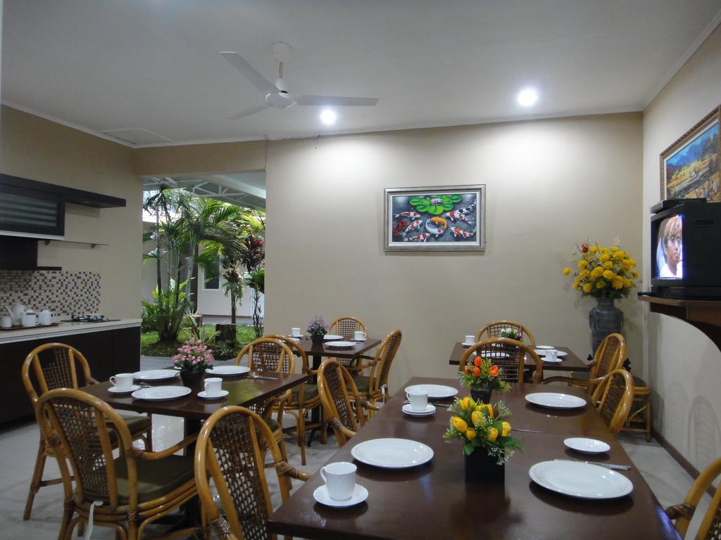 Gondia Guesthouse Giacarta Esterno foto