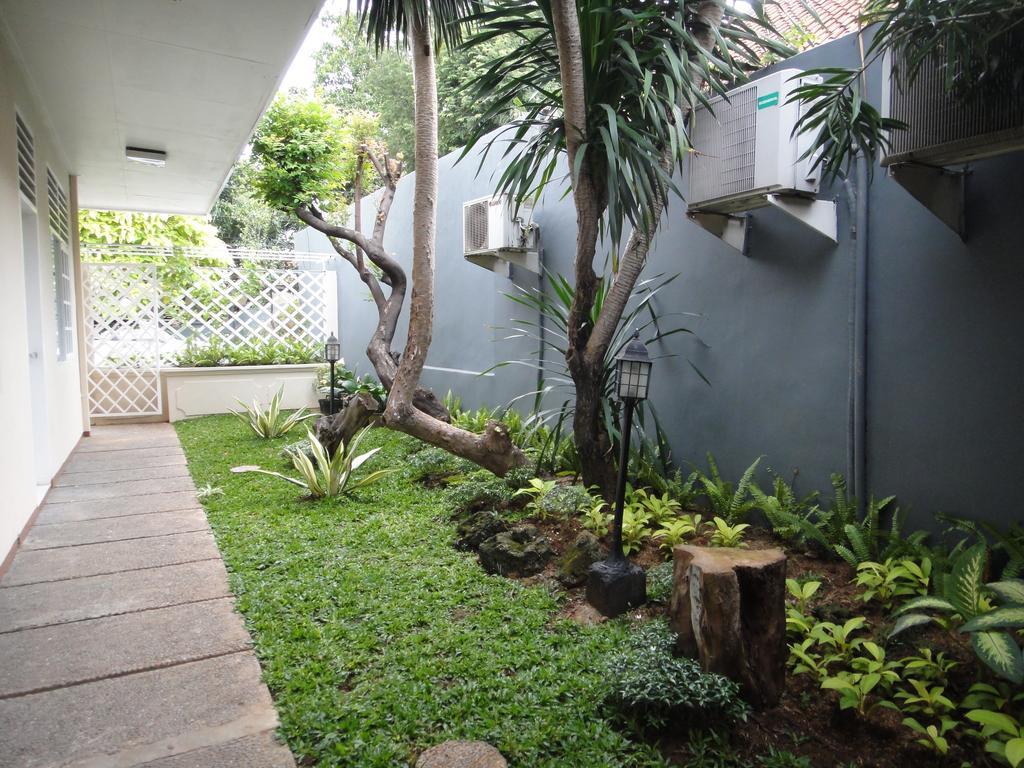 Gondia Guesthouse Giacarta Esterno foto