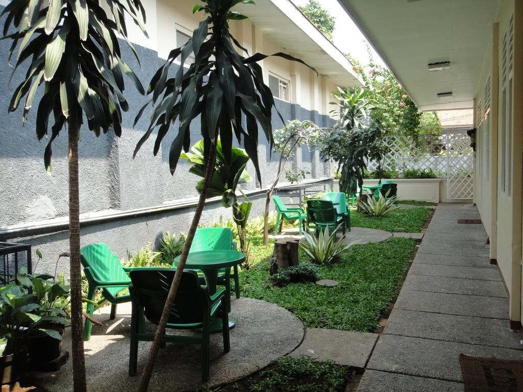 Gondia Guesthouse Giacarta Esterno foto