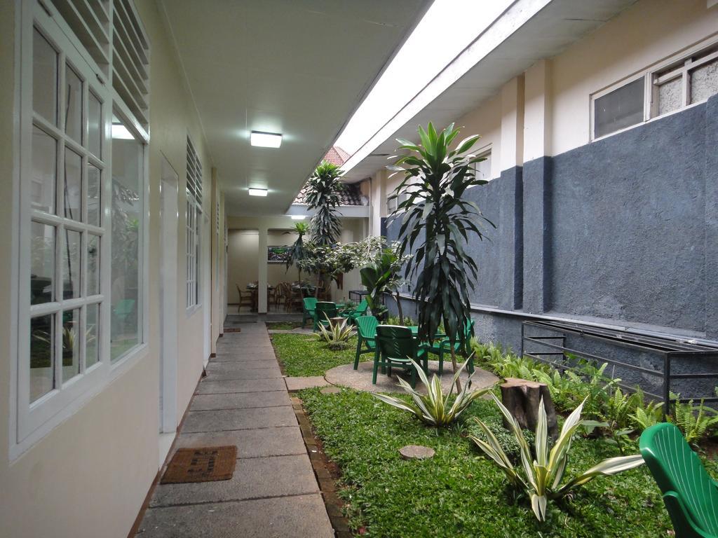 Gondia Guesthouse Giacarta Esterno foto