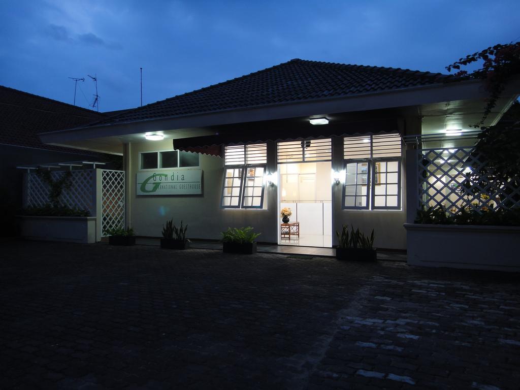 Gondia Guesthouse Giacarta Esterno foto