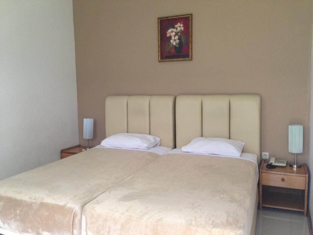 Gondia Guesthouse Giacarta Camera foto