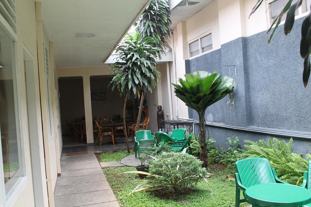 Gondia Guesthouse Giacarta Esterno foto