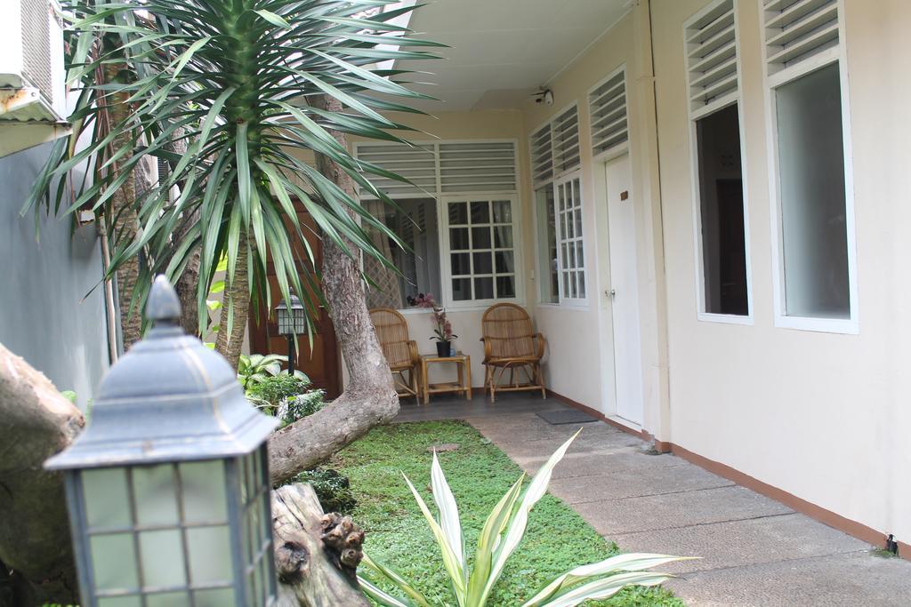 Gondia Guesthouse Giacarta Esterno foto
