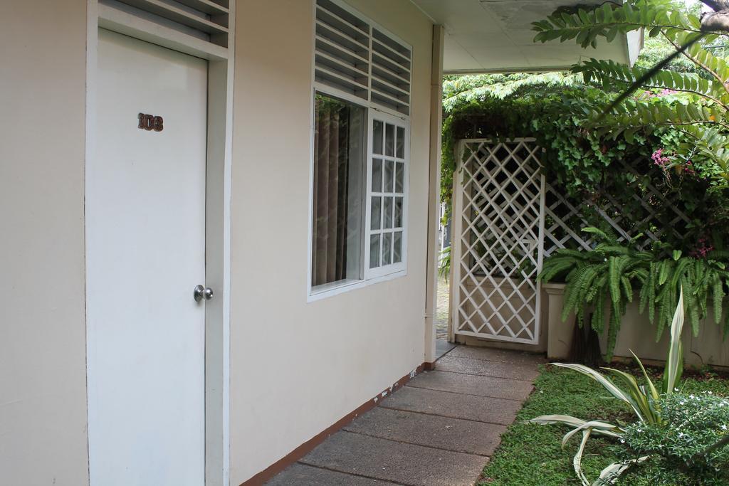 Gondia Guesthouse Giacarta Esterno foto