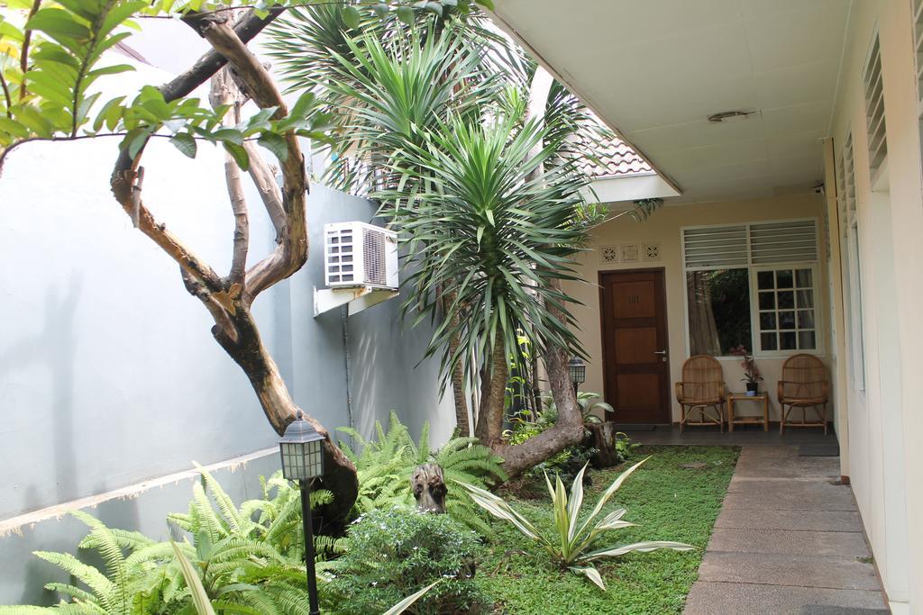 Gondia Guesthouse Giacarta Esterno foto
