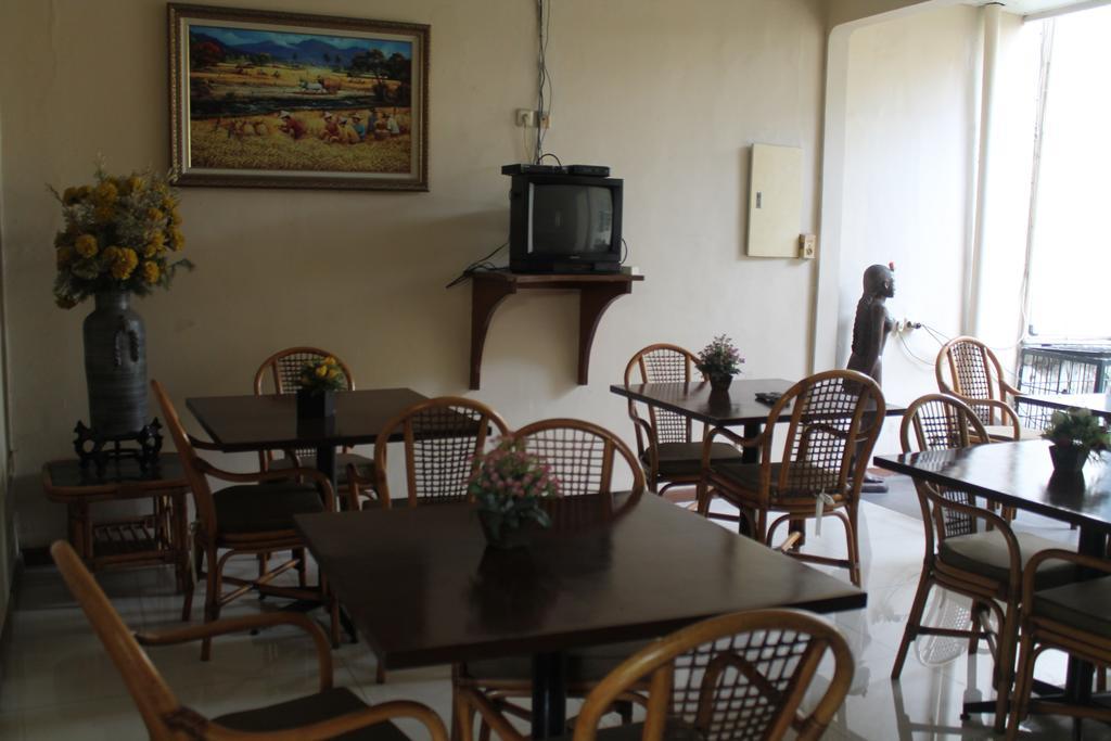 Gondia Guesthouse Giacarta Esterno foto