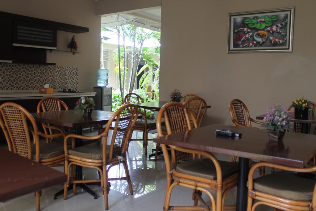 Gondia Guesthouse Giacarta Esterno foto