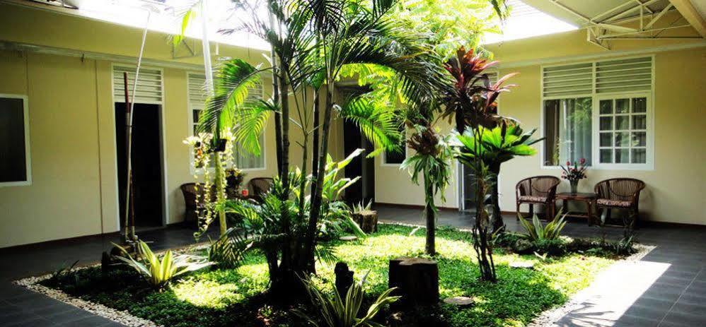 Gondia Guesthouse Giacarta Esterno foto