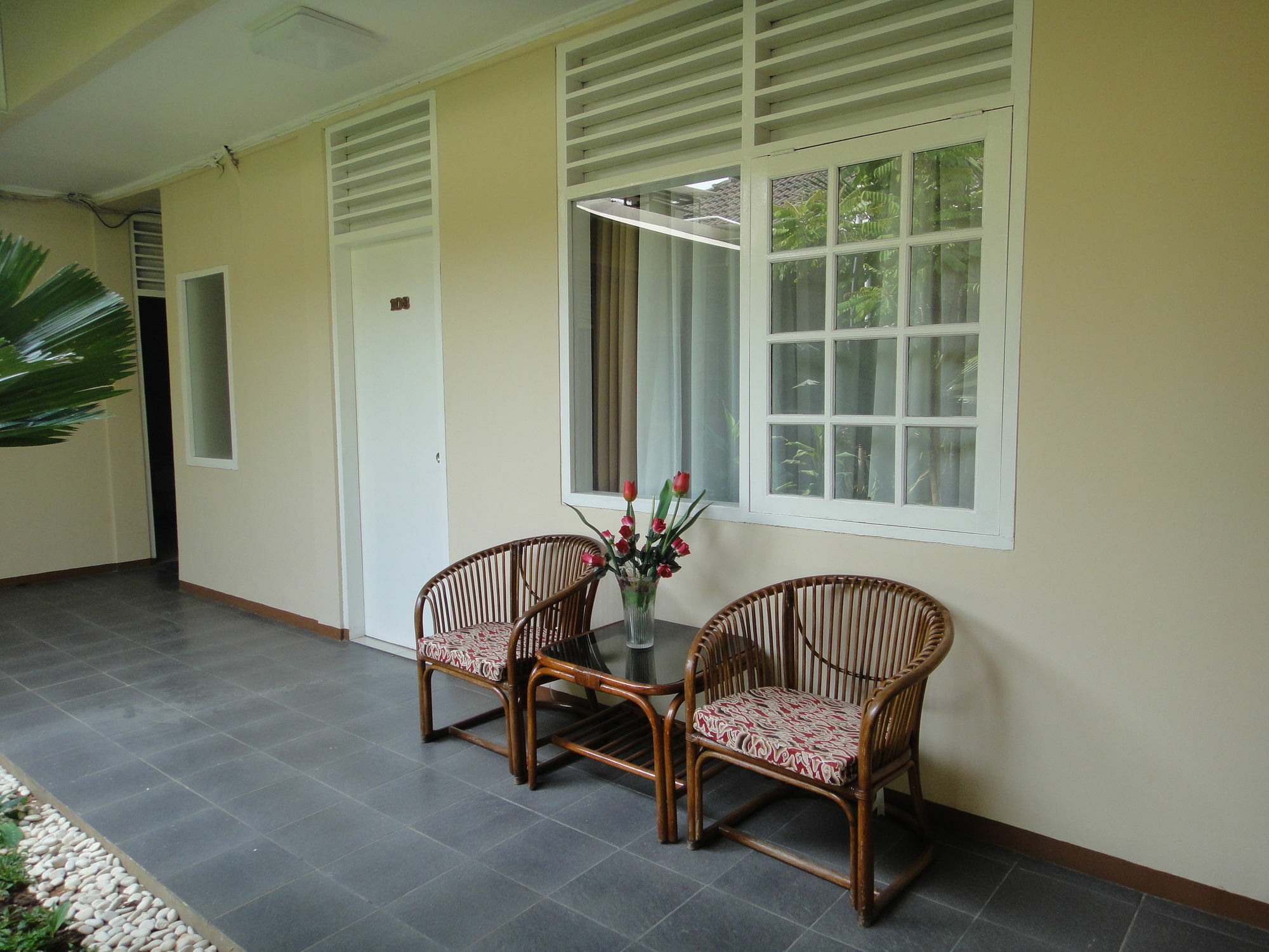 Gondia Guesthouse Giacarta Esterno foto