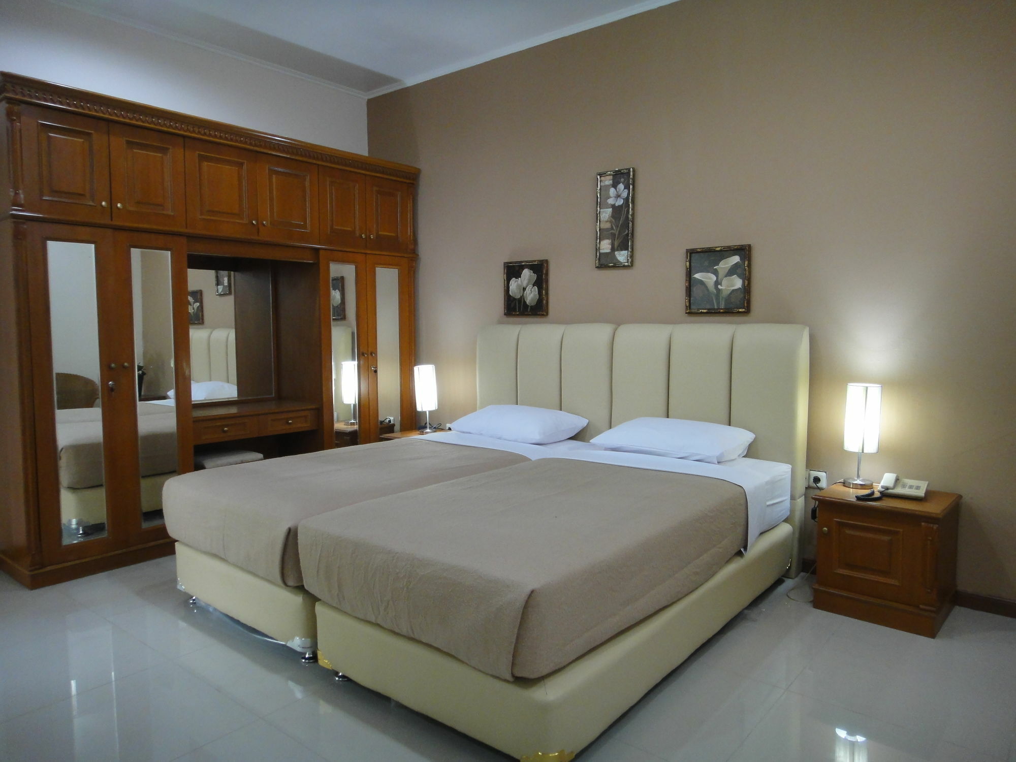 Gondia Guesthouse Giacarta Esterno foto